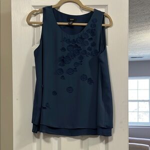 Navy Sleeveless Blouse with Floral Appliqué, Sz Petite Lrg